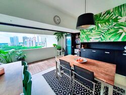 Townhouse Apartments (D9), Apartment #607526461